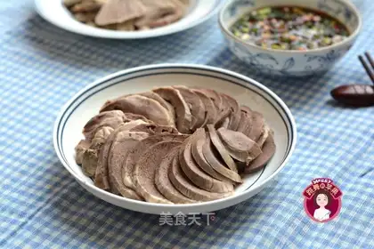 The sound of a cold, spicy pig's heart
