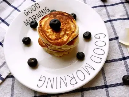Blueberry macaroni