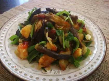 Farmer eggplant with potatoes