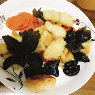 Tasty fast-hand dragonfish