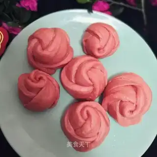 Rose buns