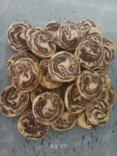 Marble-lined cookies