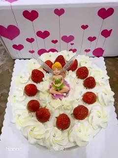 Fruit cream birthday cake