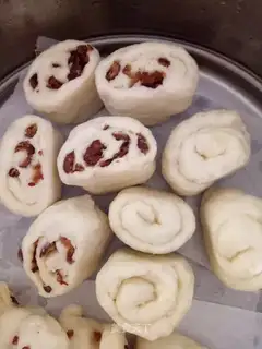 Red-tree rolls