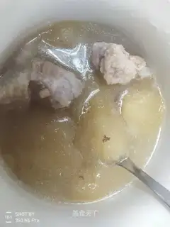Pork elbow apple soup