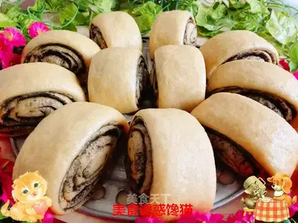Pumpkin rolls