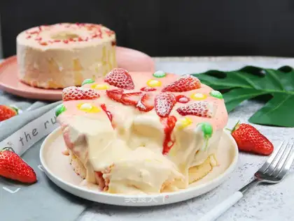 Strawberry sea salt cap cake