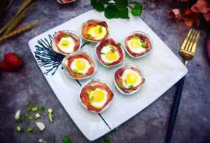 The raw bacon quail sun egg