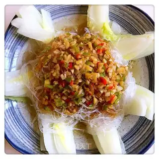 Garlic fans steaming doll food