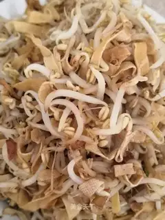 Green bean sprouts and dry tofu