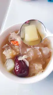 Apple silver ear soup
