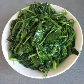 Clean up the peas