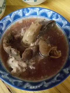 Red fungus ribs soup