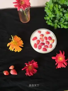 Mango strawberries and prunes