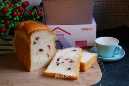 Chinese cranberry toast