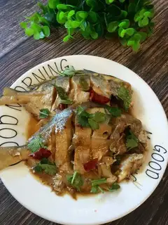 Red-burned mackerel