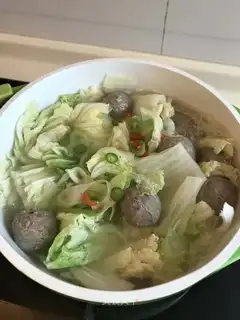 Beefball cabbage soup