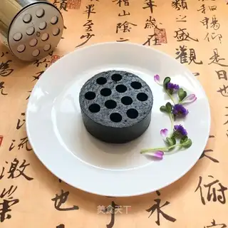 Steamed rice cake
