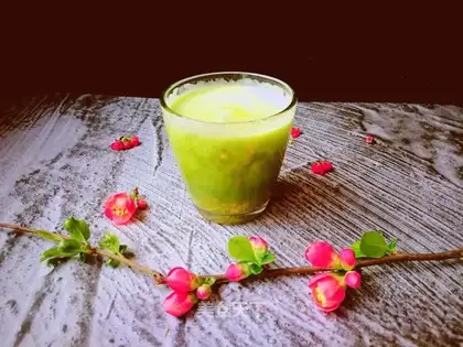 Pistachio melon juice