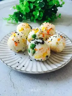 A group of five-color dinners