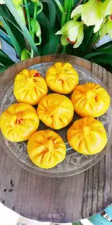 Pumpkin strawberry sauce buns
