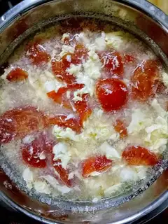 Tomato egg soup