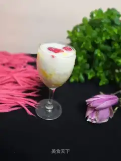 The fruit coconut similiau