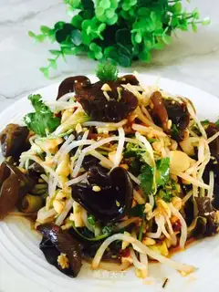 The green bean sprouts