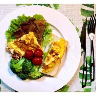 Steak and eggs