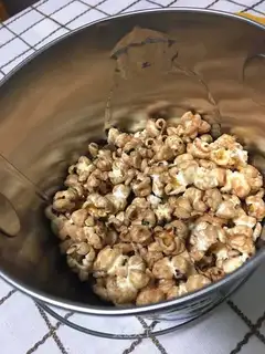 Caramel popcorn