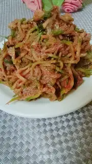 Blue radish shrimp sauce