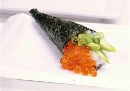 Hand roll sushi