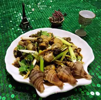 Onion with conch
