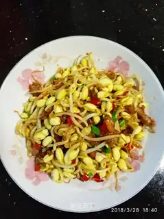 Meat and soybean sprouts