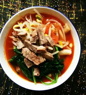 Tomato beef noodles