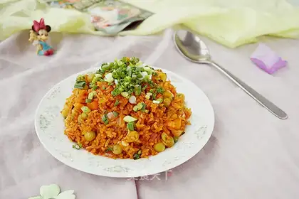 Spicy sauce and rice