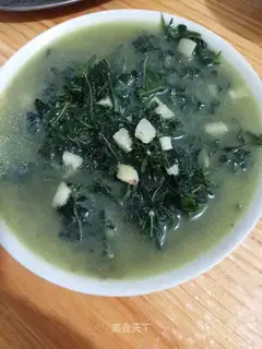 Garlic leaves