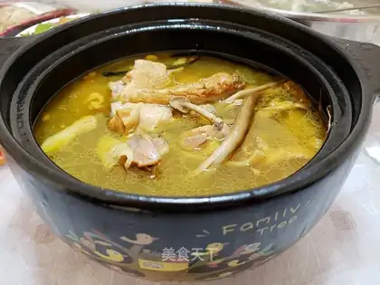 Tea mushroom chicken stew