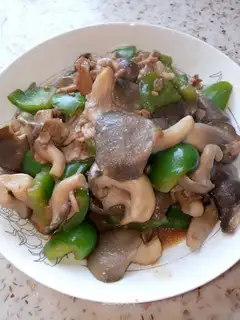 Pepper fried mushrooms