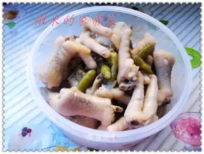 pickled chicken feet