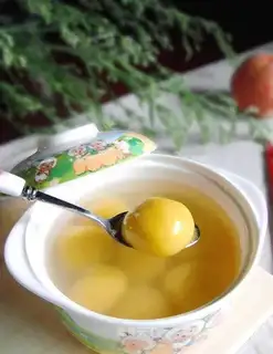carrot and bean paste glutinous rice balls