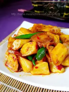 Twice-cooked pork with rice bamboo