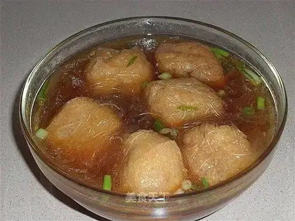 Boiled vermicelli with tofu embedded in meat