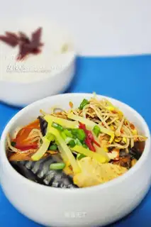 Korean spicy cabbage and mackerel soup