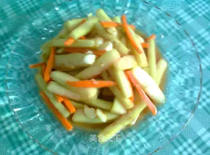 Watermelon peel with sesame sauce