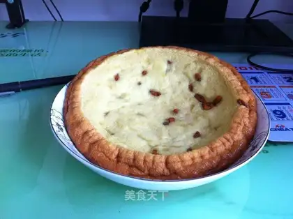 Honey wolfberry cake