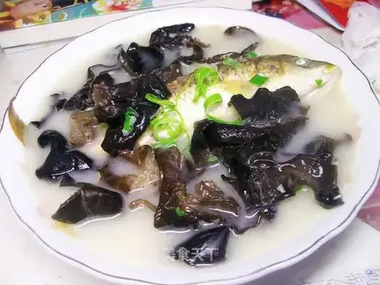 Carp and fungus soup