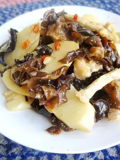stir-fried yam with fungus