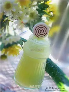 Freshly squeezed cucumber juice