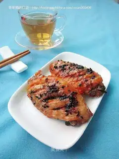 Roasted chicken wings with black pepper
